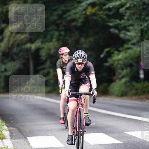 14.09.2025 - Stadtparktriathlon Michael Burmester http://msf.ph/oto/8908658 14.09.2025 09:39:35 Radfahren 488, 499 meine-sportfotos.de
