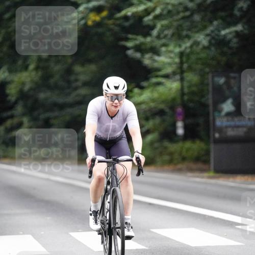 14.09.2025 - Stadtparktriathlon Michael Burmester http://msf.ph/oto/8908852 14.09.2025 09:48:02 Radfahren 442, 455, 469 meine-sportfotos.de