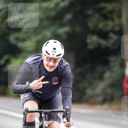 14.09.2025 - Stadtparktriathlon Michael Burmester http://msf.ph/oto/8908885 14.09.2025 09:48:45 Radfahren 440, 554 meine-sportfotos.de