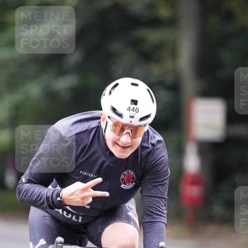 14.09.2025 - Stadtparktriathlon Michael Burmester http://msf.ph/oto/8908886 14.09.2025 09:48:46 Radfahren 440, 554 meine-sportfotos.de