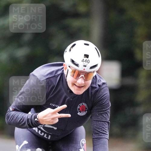 14.09.2025 - Stadtparktriathlon Michael Burmester http://msf.ph/oto/8908887 14.09.2025 09:48:46 Radfahren 440, 554 meine-sportfotos.de