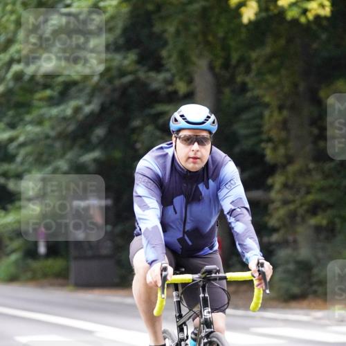 14.09.2025 - Stadtparktriathlon Michael Burmester http://msf.ph/oto/8908913 14.09.2025 09:50:54 Radfahren 504, 563, 594, 604, 610 meine-sportfotos.de