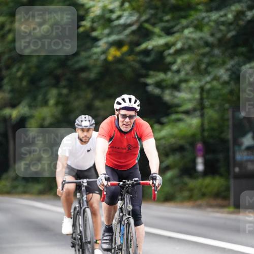 14.09.2025 - Stadtparktriathlon Michael Burmester http://msf.ph/oto/8908971 14.09.2025 09:52:55 Radfahren 556, 576 meine-sportfotos.de