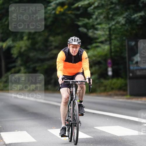 14.09.2025 - Stadtparktriathlon Michael Burmester http://msf.ph/oto/8908981 14.09.2025 09:53:11 Radfahren 485, 577, 591, 606, 609, 616 meine-sportfotos.de