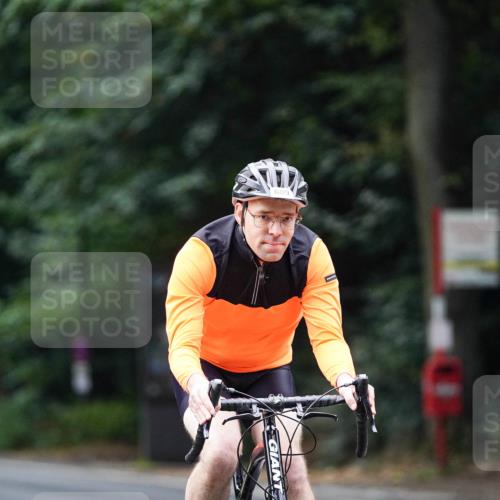 14.09.2025 - Stadtparktriathlon Michael Burmester http://msf.ph/oto/8908983 14.09.2025 09:53:12 Radfahren 485, 577, 591, 606, 609, 616 meine-sportfotos.de