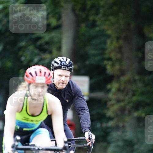 14.09.2025 - Stadtparktriathlon Michael Burmester http://msf.ph/oto/8908998 14.09.2025 09:53:35 Radfahren 500, 524, 529, 544, 585 meine-sportfotos.de