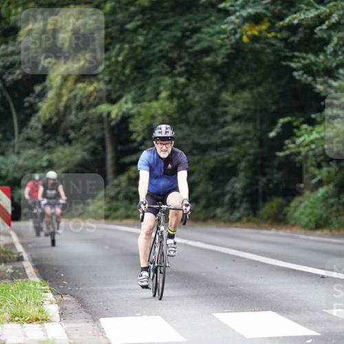 14.09.2025 - Stadtparktriathlon Michael Burmester http://msf.ph/oto/8909010 14.09.2025 09:53:56 Radfahren 587 meine-sportfotos.de