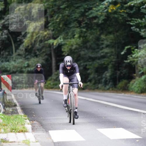 14.09.2025 - Stadtparktriathlon Michael Burmester http://msf.ph/oto/8909043 14.09.2025 09:54:48 Radfahren 561, 567, 595 meine-sportfotos.de