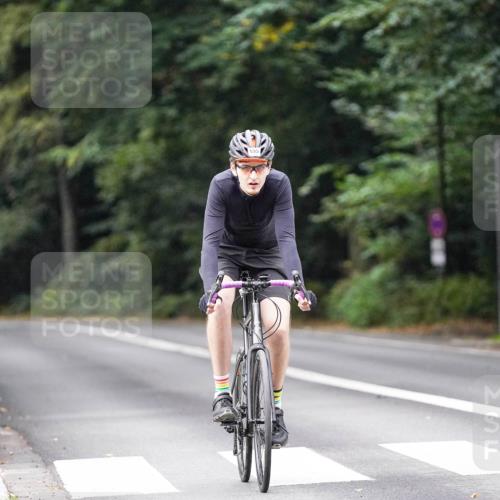 14.09.2025 - Stadtparktriathlon Michael Burmester http://msf.ph/oto/8909050 14.09.2025 09:54:53 Radfahren 567, 595 meine-sportfotos.de
