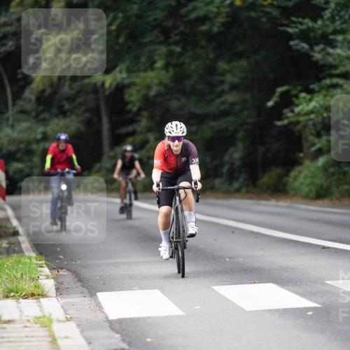 14.09.2025 - Stadtparktriathlon Michael Burmester http://msf.ph/oto/8909080 14.09.2025 09:55:26 Radfahren 450, 458, 536, 546, 557 meine-sportfotos.de