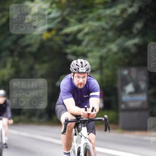 14.09.2025 - Stadtparktriathlon Michael Burmester http://msf.ph/oto/8909088 14.09.2025 09:55:42 Radfahren 564, 589 meine-sportfotos.de
