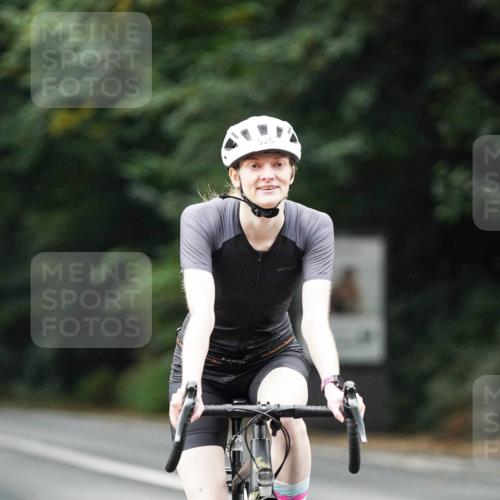14.09.2025 - Stadtparktriathlon Michael Burmester http://msf.ph/oto/8909097 14.09.2025 09:55:52 Radfahren 526, 539, 611 meine-sportfotos.de