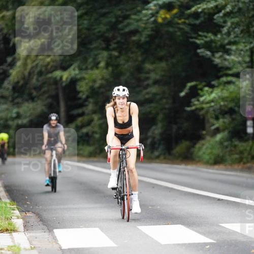 14.09.2025 - Stadtparktriathlon Michael Burmester http://msf.ph/oto/8909098 14.09.2025 09:56:03 Radfahren 521, 522 meine-sportfotos.de