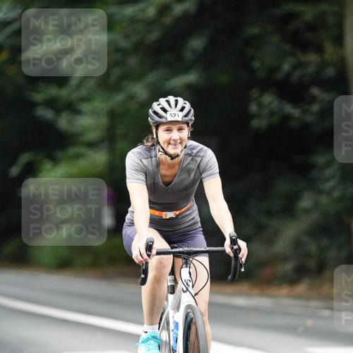 14.09.2025 - Stadtparktriathlon Michael Burmester http://msf.ph/oto/8909104 14.09.2025 09:56:08 Radfahren 521, 522, 593 meine-sportfotos.de
