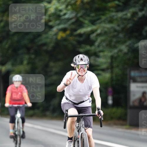 14.09.2025 - Stadtparktriathlon Michael Burmester http://msf.ph/oto/8909138 14.09.2025 09:57:10 Radfahren 542, 586, 588, 605 meine-sportfotos.de