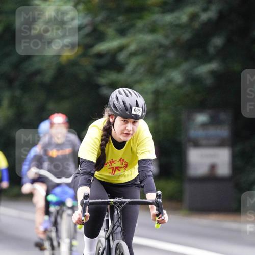 14.09.2025 - Stadtparktriathlon Michael Burmester http://msf.ph/oto/8909147 14.09.2025 09:57:17 Radfahren 446, 542, 562, 588, 594, 597, 605 meine-sportfotos.de