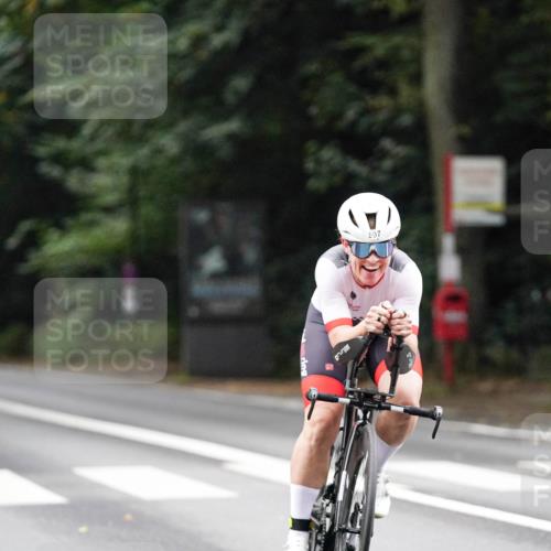 14.09.2025 - Stadtparktriathlon Michael Burmester http://msf.ph/oto/8909153 14.09.2025 09:57:21 Radfahren 446, 562, 588, 594, 597, 605 meine-sportfotos.de
