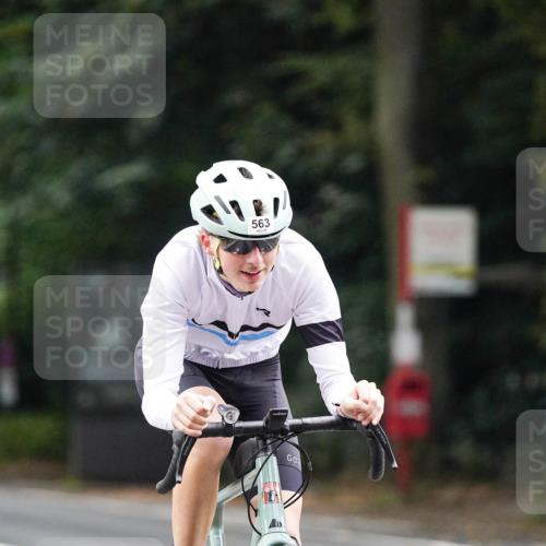 14.09.2025 - Stadtparktriathlon Michael Burmester http://msf.ph/oto/8909159 14.09.2025 09:58:01 Radfahren 513, 547, 563 meine-sportfotos.de