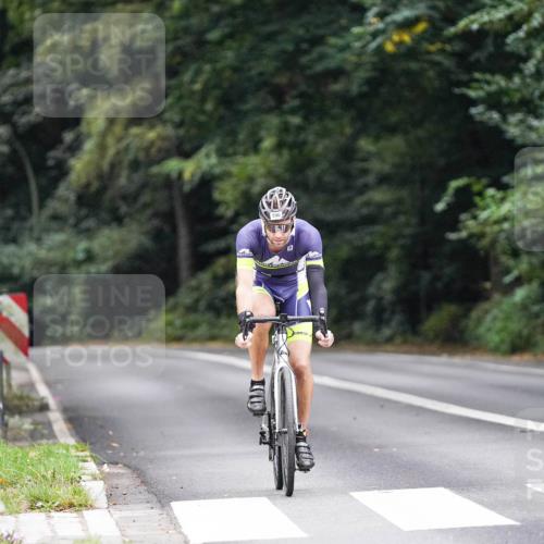 14.09.2025 - Stadtparktriathlon Michael Burmester http://msf.ph/oto/8909165 14.09.2025 09:58:27 Radfahren 590 meine-sportfotos.de