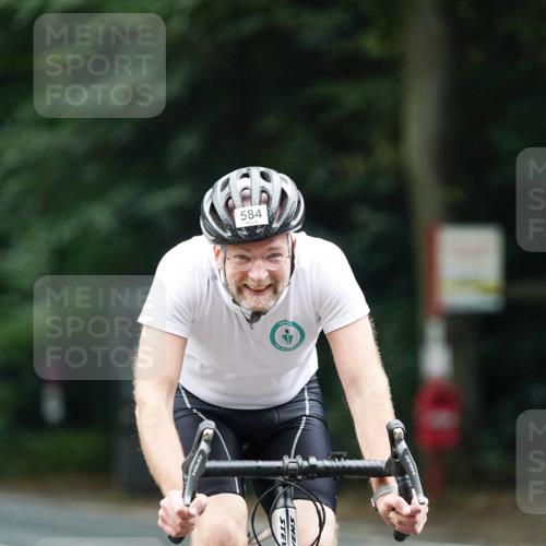 14.09.2025 - Stadtparktriathlon Michael Burmester http://msf.ph/oto/8909188 14.09.2025 09:59:27 Radfahren 558, 580, 584 meine-sportfotos.de
