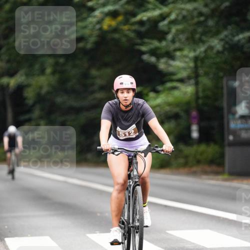14.09.2025 - Stadtparktriathlon Michael Burmester http://msf.ph/oto/8909215 14.09.2025 10:00:46 Radfahren 512, 576, 583, 591, 618 meine-sportfotos.de