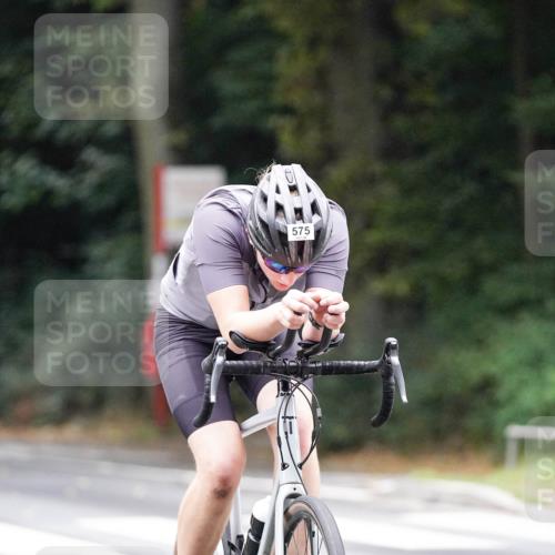 14.09.2025 - Stadtparktriathlon Michael Burmester http://msf.ph/oto/8909239 14.09.2025 10:01:17 Radfahren 575, 585, 587, 607 meine-sportfotos.de