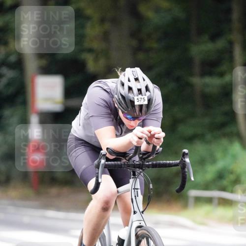 14.09.2025 - Stadtparktriathlon Michael Burmester http://msf.ph/oto/8909240 14.09.2025 10:01:17 Radfahren 575, 585, 587, 607 meine-sportfotos.de