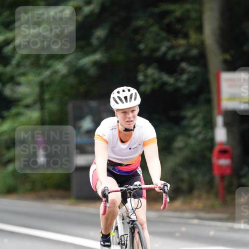 14.09.2025 - Stadtparktriathlon Michael Burmester http://msf.ph/oto/8909255 14.09.2025 10:01:48 Radfahren 523, 577, 596 meine-sportfotos.de