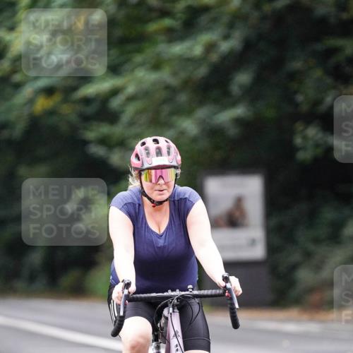 14.09.2025 - Stadtparktriathlon Michael Burmester http://msf.ph/oto/8909261 14.09.2025 10:01:52 Radfahren 523, 577, 596 meine-sportfotos.de