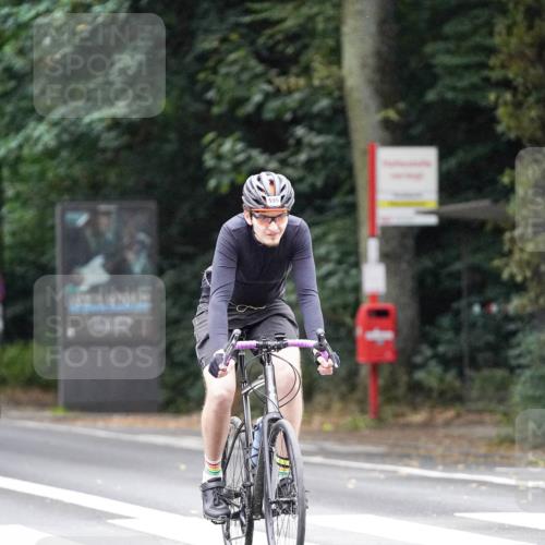 14.09.2025 - Stadtparktriathlon Michael Burmester http://msf.ph/oto/8909266 14.09.2025 10:02:01 Radfahren 544, 595, 660 meine-sportfotos.de
