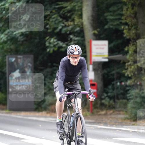 14.09.2025 - Stadtparktriathlon Michael Burmester http://msf.ph/oto/8909267 14.09.2025 10:02:01 Radfahren 544, 595, 660 meine-sportfotos.de