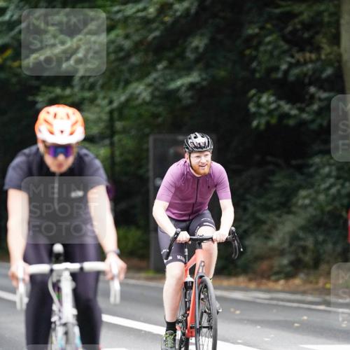 14.09.2025 - Stadtparktriathlon Michael Burmester http://msf.ph/oto/8909300 14.09.2025 10:03:01 Radfahren 530, 565, 615 meine-sportfotos.de