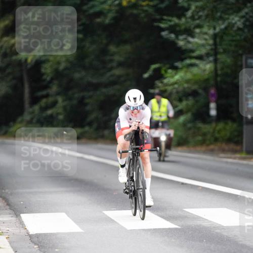 14.09.2025 - Stadtparktriathlon Michael Burmester http://msf.ph/oto/8909311 14.09.2025 10:03:21 Radfahren 532, 564, 592, 597 meine-sportfotos.de