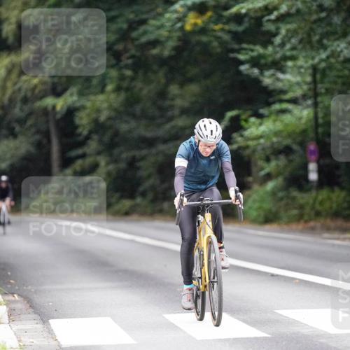 14.09.2025 - Stadtparktriathlon Michael Burmester http://msf.ph/oto/8909314 14.09.2025 10:03:26 Radfahren 589, 592, 597 meine-sportfotos.de