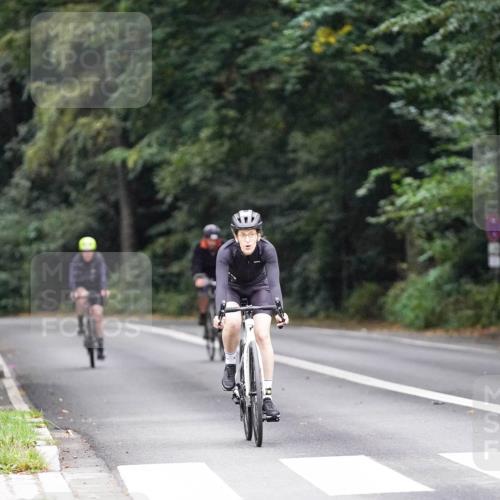 14.09.2025 - Stadtparktriathlon Michael Burmester http://msf.ph/oto/8909318 14.09.2025 10:03:32 Radfahren 534, 589, 592, 611 meine-sportfotos.de