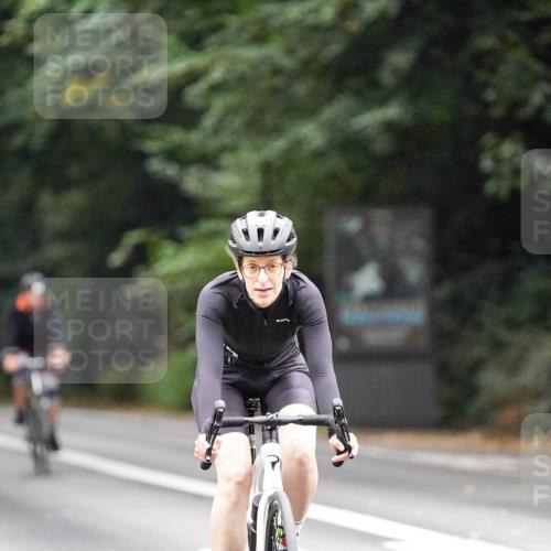 14.09.2025 - Stadtparktriathlon Michael Burmester http://msf.ph/oto/8909320 14.09.2025 10:03:34 Radfahren 534, 589, 611 meine-sportfotos.de
