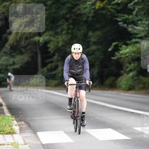 14.09.2025 - Stadtparktriathlon Michael Burmester http://msf.ph/oto/8909324 14.09.2025 10:03:36 Radfahren 534, 589, 611 meine-sportfotos.de