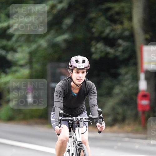 14.09.2025 - Stadtparktriathlon Michael Burmester http://msf.ph/oto/8909334 14.09.2025 10:03:55 Radfahren 509 meine-sportfotos.de