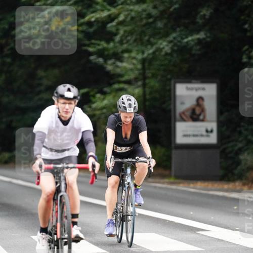 14.09.2025 - Stadtparktriathlon Michael Burmester http://msf.ph/oto/8909367 14.09.2025 10:05:05 Radfahren 527, 536, 598 meine-sportfotos.de
