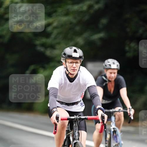 14.09.2025 - Stadtparktriathlon Michael Burmester http://msf.ph/oto/8909368 14.09.2025 10:05:06 Radfahren 527, 536, 598 meine-sportfotos.de