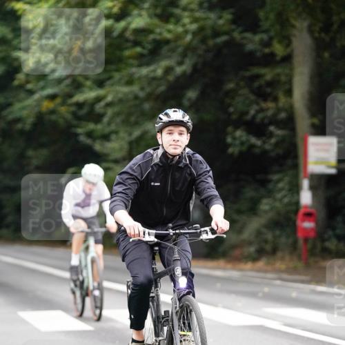 14.09.2025 - Stadtparktriathlon Michael Burmester http://msf.ph/oto/8909372 14.09.2025 10:05:17 Radfahren 549, 553, 562, 563, 586 meine-sportfotos.de