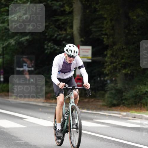 14.09.2025 - Stadtparktriathlon Michael Burmester http://msf.ph/oto/8909373 14.09.2025 10:05:18 Radfahren 549, 553, 562, 563, 586 meine-sportfotos.de
