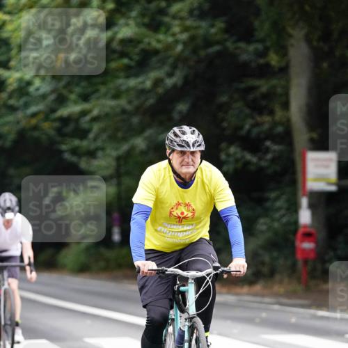 14.09.2025 - Stadtparktriathlon Michael Burmester http://msf.ph/oto/8909375 14.09.2025 10:05:21 Radfahren 549, 553, 562, 563, 586 meine-sportfotos.de