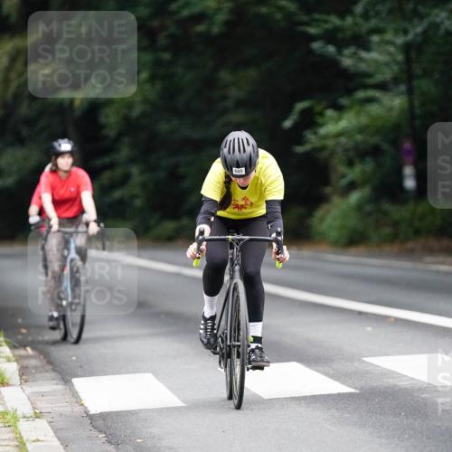 14.09.2025 - Stadtparktriathlon Michael Burmester http://msf.ph/oto/8909392 14.09.2025 10:06:03 Radfahren 605 meine-sportfotos.de