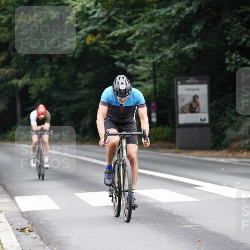 14.09.2025 - Stadtparktriathlon Michael Burmester http://msf.ph/oto/8909446 14.09.2025 10:07:51 Radfahren 554, 608 meine-sportfotos.de