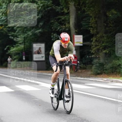 14.09.2025 - Stadtparktriathlon Michael Burmester http://msf.ph/oto/8909449 14.09.2025 10:07:53 Radfahren 554, 608 meine-sportfotos.de