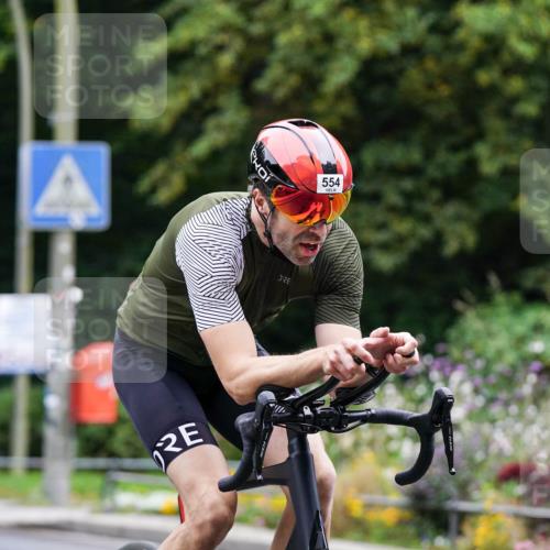 14.09.2025 - Stadtparktriathlon Michael Burmester http://msf.ph/oto/8909452 14.09.2025 10:07:53 Radfahren 554, 608 meine-sportfotos.de