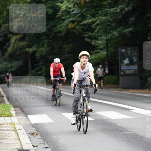 14.09.2025 - Stadtparktriathlon Michael Burmester http://msf.ph/oto/8909453 14.09.2025 10:08:01 Radfahren 556, 580 meine-sportfotos.de