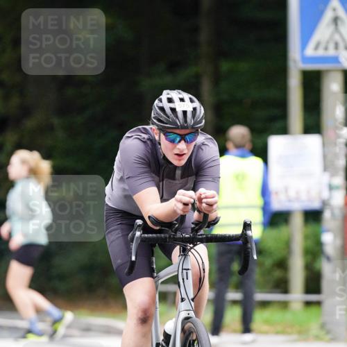 14.09.2025 - Stadtparktriathlon Michael Burmester http://msf.ph/oto/8909460 14.09.2025 10:08:12 Radfahren 575, 591 meine-sportfotos.de