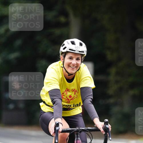 14.09.2025 - Stadtparktriathlon Michael Burmester http://msf.ph/oto/8909466 14.09.2025 10:08:39 Radfahren 587, 607 meine-sportfotos.de